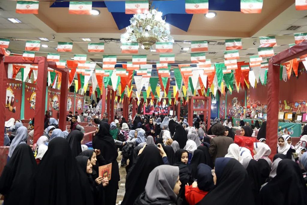 مهمانی ویژه 1500 دانش‌آموزان قمی در شادواره شهروندی