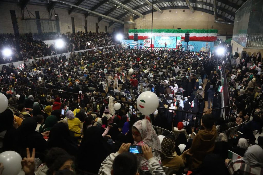 جشن خانوادگی «ایران جان ۲» در قم برگزار شد