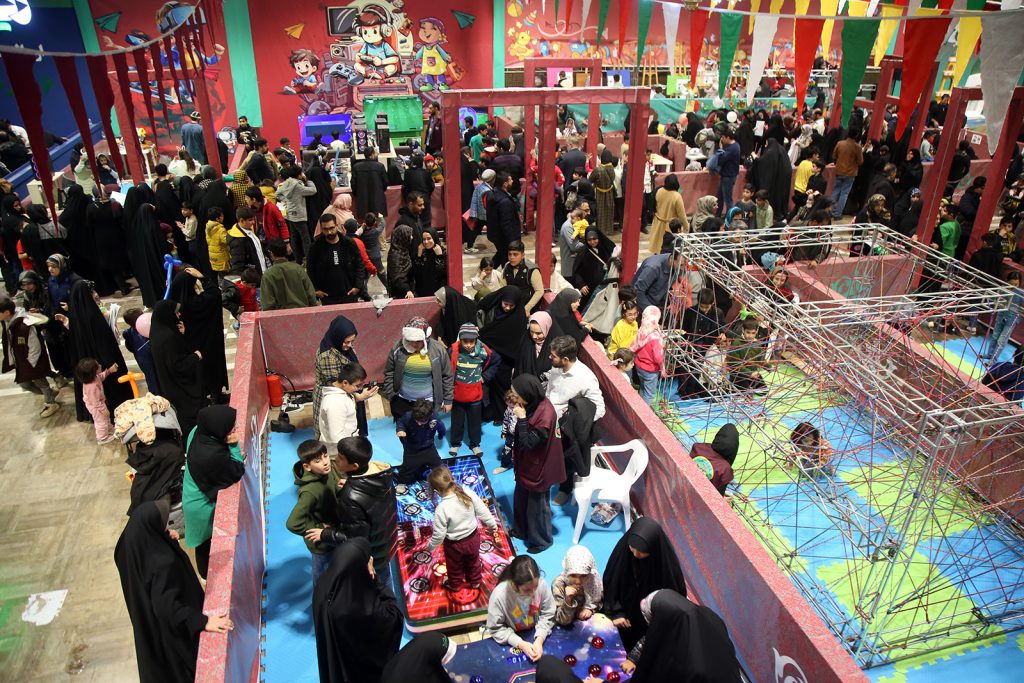 تصاویر حضور خانواده‌ها در پنجمین شب شادواره شهروندی