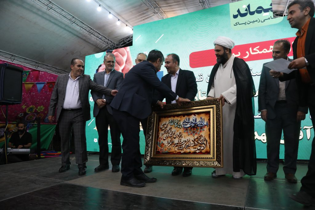 قهرمانان تفکیک پسماند در قم تجلیل شدند 