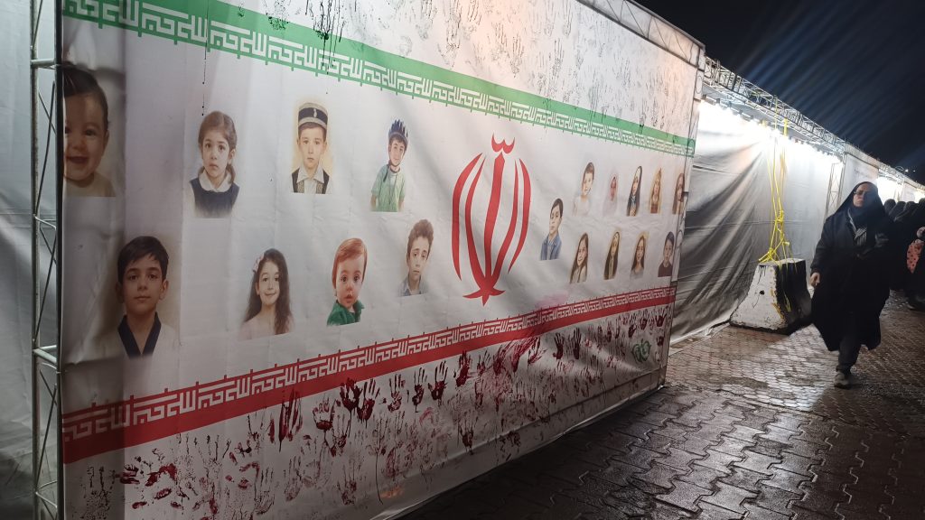 کودکان و نوجوانان قم دیوارنگاره «ما آینده‌سازان ایرانیم» را خلق کردند